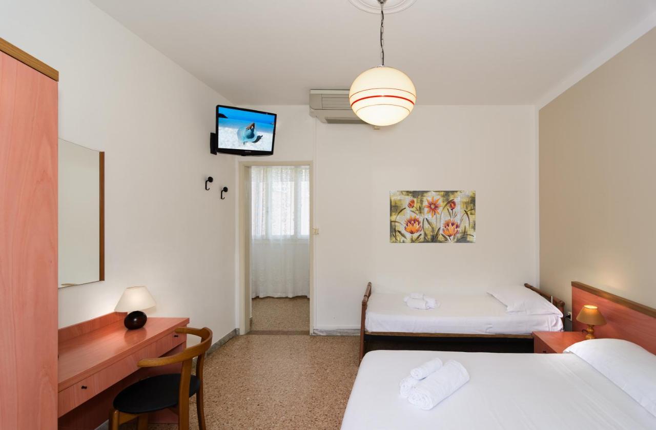 Hotel Ambra ฟอร์เต เดย์ มาร์มี ภายนอก รูปภาพ