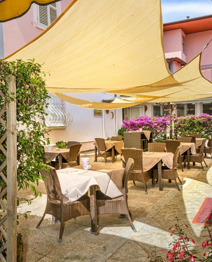 Hotel Ambra ฟอร์เต เดย์ มาร์มี ภายนอก รูปภาพ